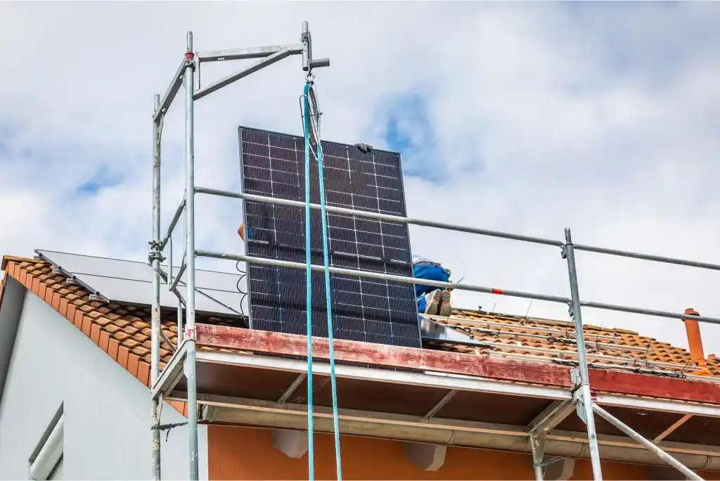 solar panel lifting with pulley